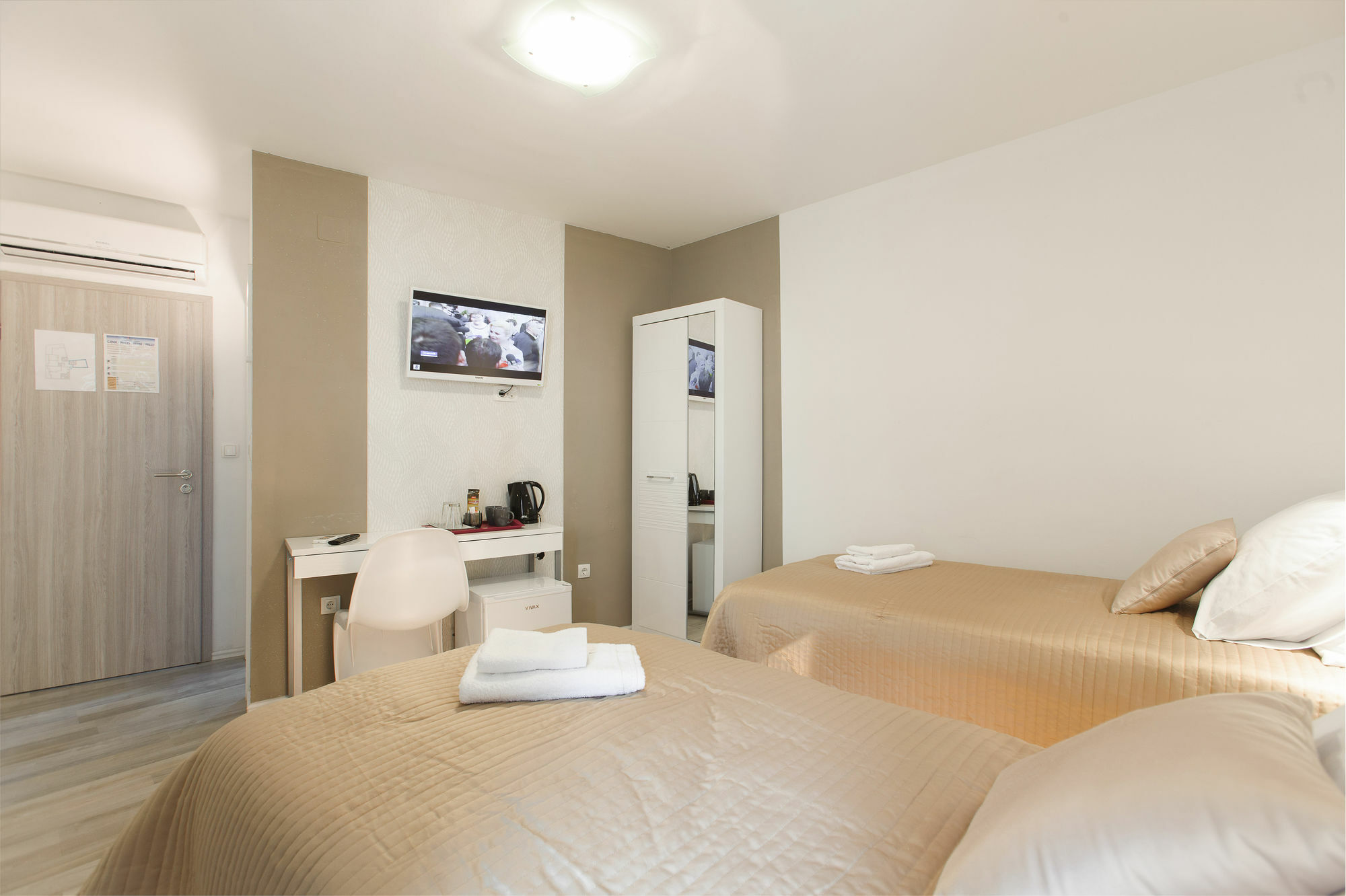 Guest House Teatrin Split Buitenkant foto